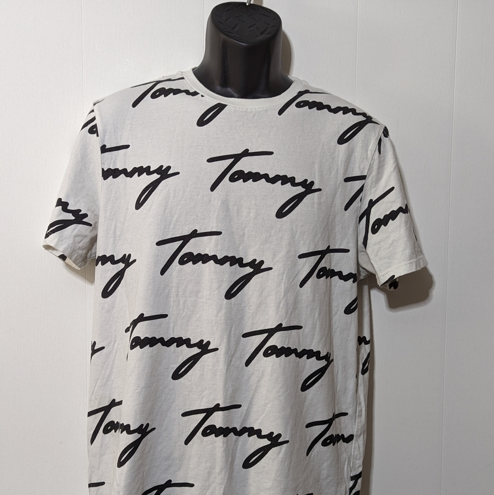 Men's AOP Tommy Hilfiger T-shirt Size Medium White and Blue